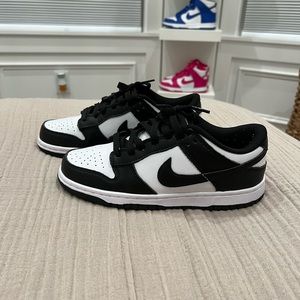 Nike Dunk Lows Panda